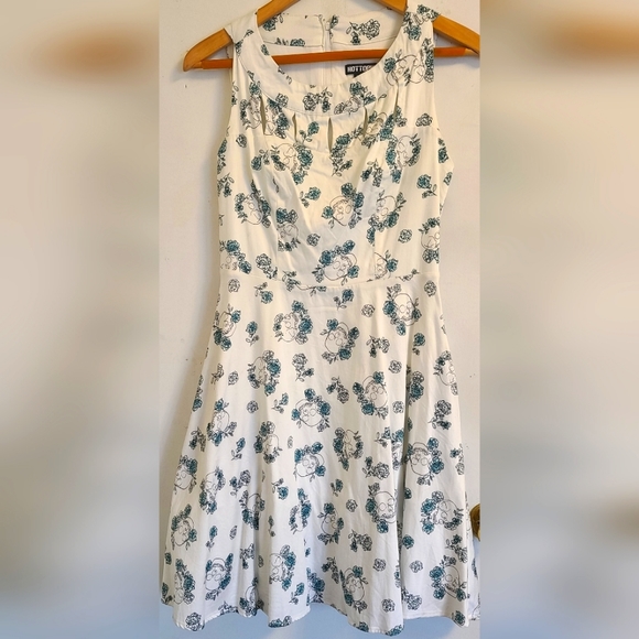 Hot Topic Dresses & Skirts - Hot Topic Skull dress